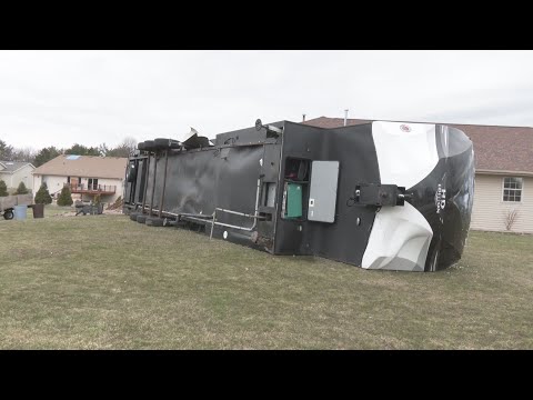 EF-1 tornado hits Machesney Park