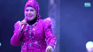 Download lagu GULA GULA & BISIK BISIK TETANGGA - SYNCHRONIZE 60 TAHUN ELVY SUKAESIH BERKARYA WITH MAHKOTA GROUP mp3