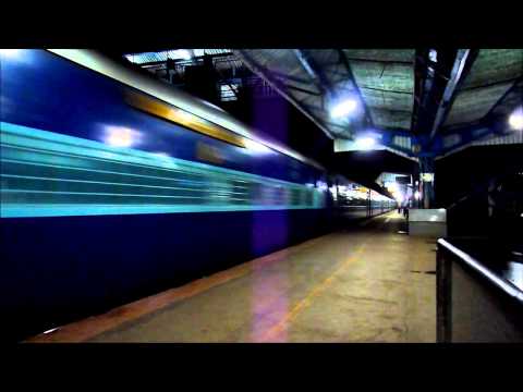 12163 Dadar-Chennai Egmore Superfast on a night rampage!!