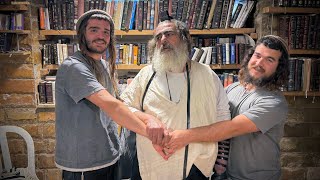 הרב שלום סבג✨מה יעשו בעל ואישה שנפתח להם הלב רק שהם לוקחים סם ? -כ״ח בשבט ה׳תשפ״ו דן בן יעקב🇮🇱 (הרב שלום סבג) - התמונה מוצגת ישירות מתוך אתר האינטרנט יוטיוב. זכויות היוצרים בתמונה שייכות ליוצרה. קישור קרדיט למקור התוכן נמצא בתוך דף הסרטון