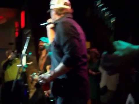 Toby Keith - Should've Been a Cowboy (live in Las Vegas at I Love This Bar)