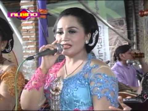 LALI JANJINE SINDEN KUSWIYATI OYEEE COY