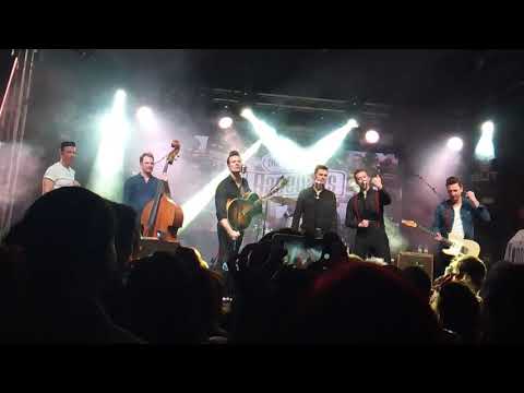 Concierto  The Baseballs Madrid sala But - Blue suede shoes - con Roberto de Tennessee. 30/04/2018.