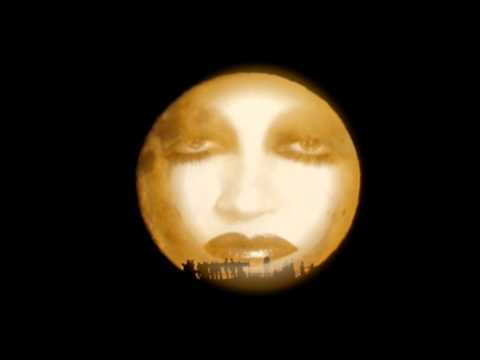 Ha tanti cieli la luna