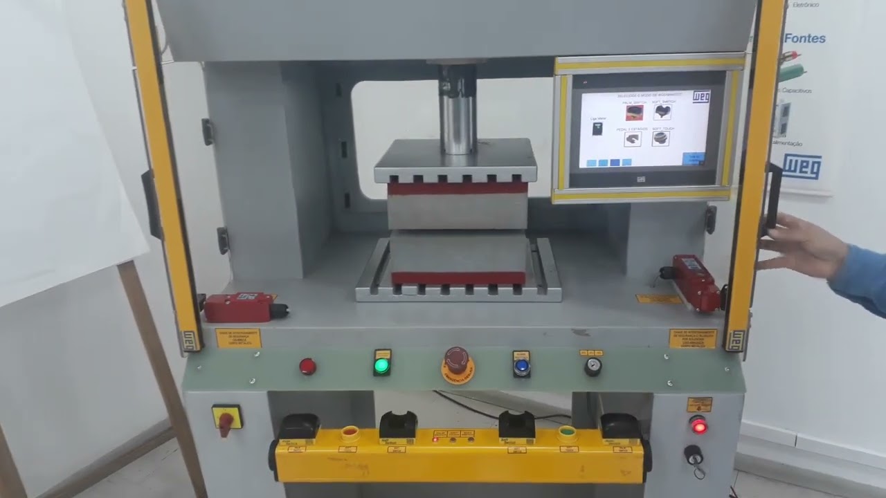 NR12 | Prensa didática adequada à NR12