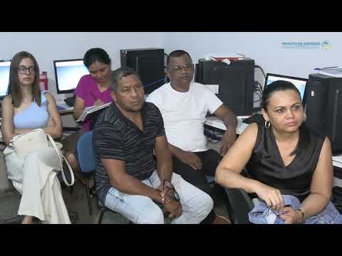 TECNICOS E SECRETARIOS ESCOLARES PARTICIPAM DE CAPACITAÇÃO PELA ÔMEGA SISTEMAS