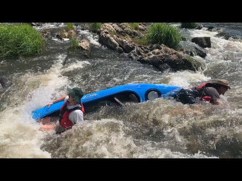 download lagu mp3 mp4 Canoe Yarra River, download lagu Canoe Yarra River gratis, unduh video klip Canoe Yarra River