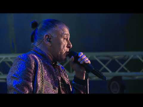 Parni Valjak - Moja je pjesma lagana (Live in Pula)