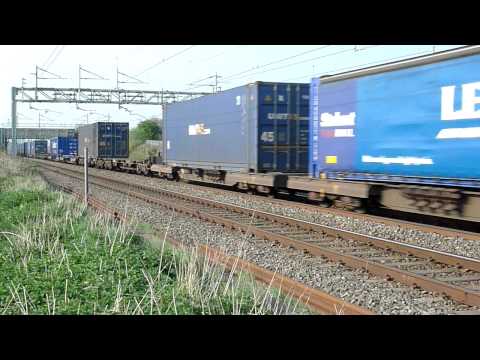 92041, 4M63 Mossend - Hams Hall, Lower Hatton, 20/04/2011.