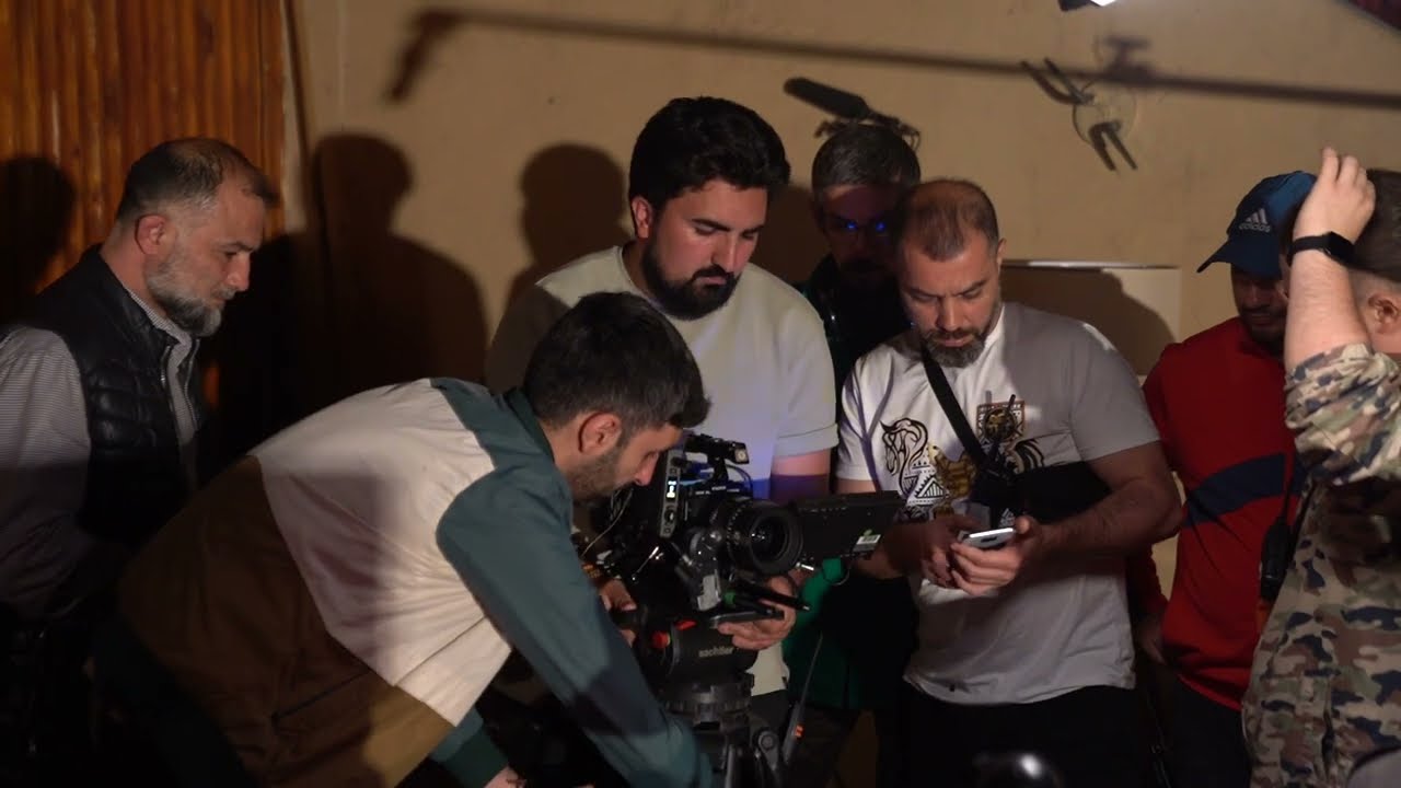 Körpünün o tayı (səhnəarxası)  qısa