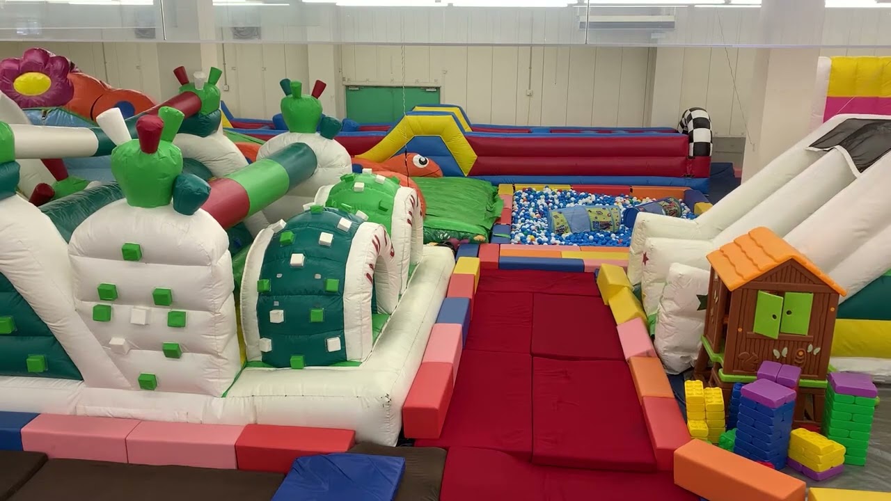 あそびぃおんにフワフワ立体エアー遊具が膨らむだけの動画4倍速