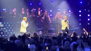 Download lagu Westlife 25th Anniversary - 27/10/2025 - Royal Albert Hall - Fool again mp3 Download lagu Westlife 25th Anniversary - 27/10/2025 - Royal Albert Hall - Fool again mp3