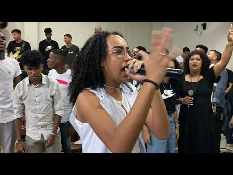 DEUS É TREMENDO 😭 MUITA UNÇÃO 🔥 - Família Oliveira Medley - Sala de Adoração 2 Anos