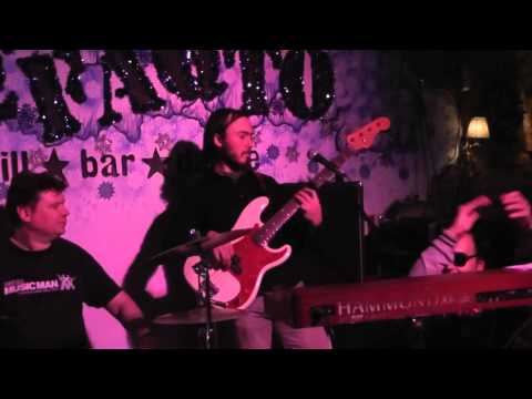 Shaky Jake feat. N. Dobkin - One way out / DeFAQto