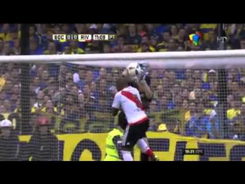 Expulsión de Pablo Perez en Boca vs River 2016