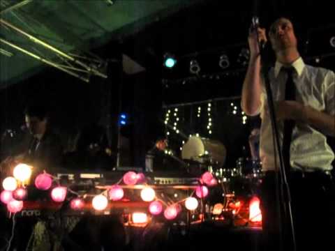 We Are The Emergency acoustic show - All We Ever See Of Stars Are Their Old Photographs (live)