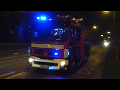 Ashton Second Pump Responding - Greater Manchester Fire And Rescue