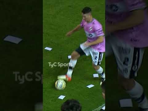 "¡¡LA CON... DE LA LORA!! ¿¡PARA QUÉ VAS A DISPUTAR UNA PELOTA ALLÁ!?" 😡