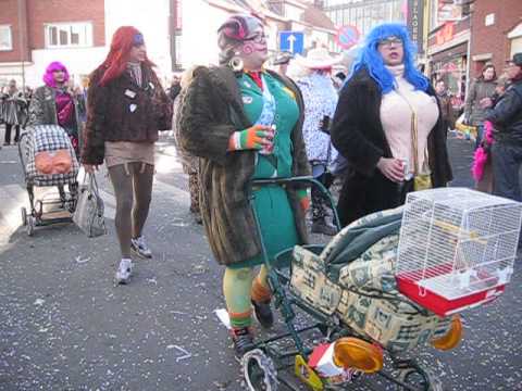 Carnaval Aalst 2015 - Voil Jeanettenstoet: Kort sfeerfilmpje (2)