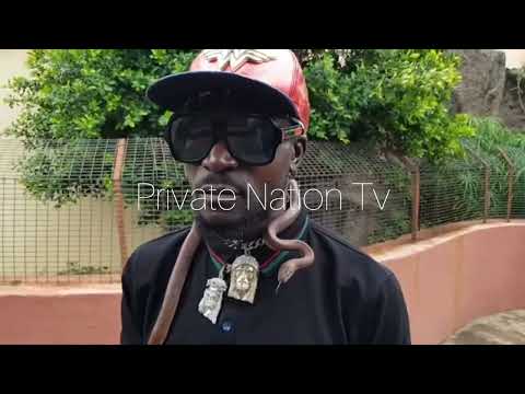 snake undergrass (snake under neck😂) London boy