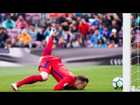 Unforgettable 20 Goalkeeper Mistakes In Football History ● Impossible To Forget - Part 1