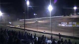 preview picture of video 'west siloam speedway E-mod A-main 4-3-10 part 3.MOD'
