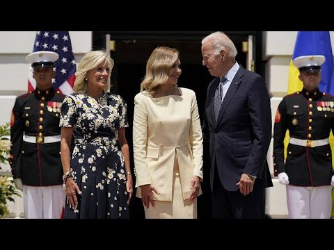 شاهد بايدن وزوجته يستقبلان سيدة أوكرانيا الأولى في البيت الأبيض وزيلينسكي يتوقع نتائج مهمة