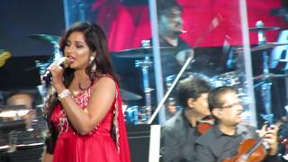 Radha Shreya Ghoshal Live (Student of the Year)