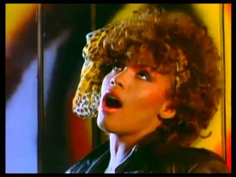 She wants to dance with somebody - Whitney Houston vs. Rick Astley Mashup