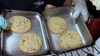 Best To Tell When Extra JIMBO Chocolate Chip Cookies Are Soft And Done