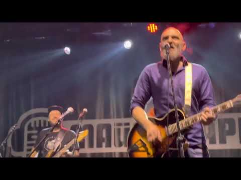 Mitko Fronta feat. Taraleshta - Не съм цвете