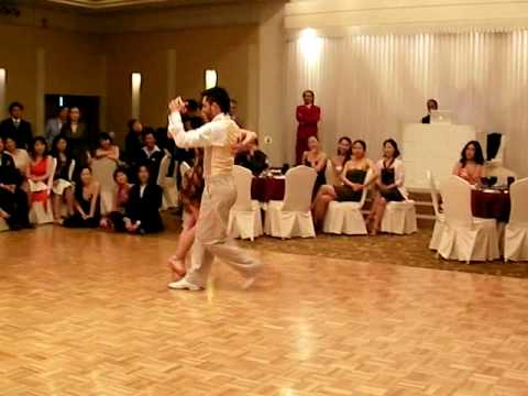  Stella Missé  and  Javier Rodriguez  are  dancing  to  the  milonga  "  Flor de Monserrat  "
