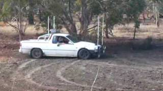 preview picture of video 'Feral VS ute circleworkin in the mud'