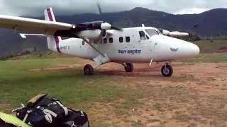 preview picture of video 'Plane landing at lamidada airport,khotang.MP4'