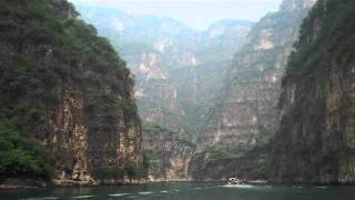 Video : China : Boating at LongQing Gorge 龙庆峡