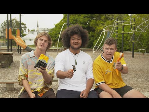 Seven Sharp tracks down kids in classic Mitre 10 advert