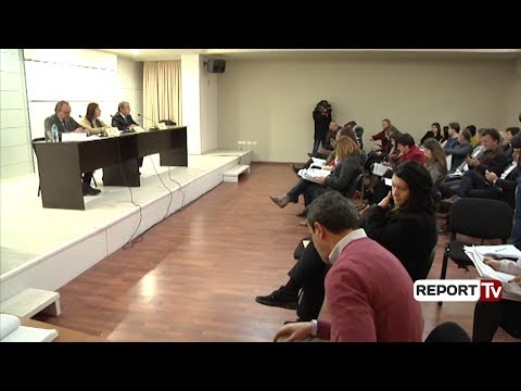 Report TV - Vlorë, PS miraton e vetme buxhetin e bashkisë për vitin 2018