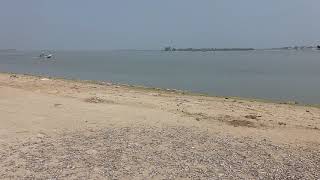 preview picture of video 'Pulicat lake arrival of our travel boat'