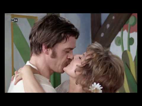 Hostess - DEFA-Trailer