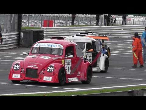 Fun Cup Oulton Park 16 Oct 2010 Grid & Green Flag