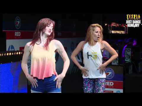 ESWC 10/29/2015 - Dina vs Avery - Dance #3 - Just Dance 2016