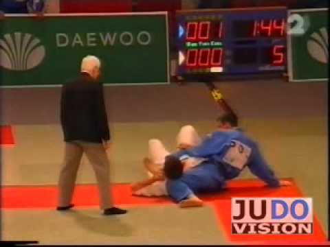 JUDO 1995 European Championships: Pawel Nastula (POL) - Dmitri Sergeev (RUS)