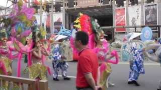 preview picture of video 'Parada smoków i herbacianych stworów w Wuyishan'