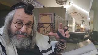 הכנה לאורות ימי הפורים תשפ"ה – בעברית – 23 – ע"פ ליקוטי הלכות פורים א א ע"פ ליקו"מ ח"א תורה ס (הרב מוטה פראנק) - התמונה מוצגת ישירות מתוך אתר האינטרנט יוטיוב. זכויות היוצרים בתמונה שייכות ליוצרה. קישור קרדיט למקור התוכן נמצא בתוך דף הסרטון