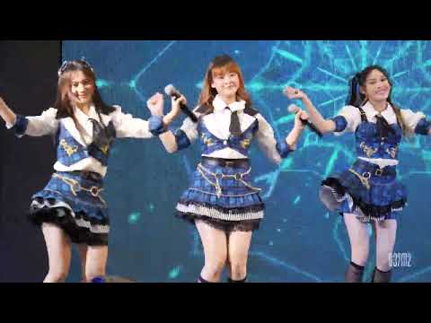 CGM48 Pim - Chiangmai 106 @ 48TH Roadshow Mini Concert [Fancam 4K 60p] 221105