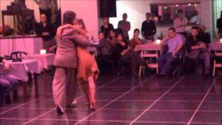 Nancy Louzan y Damian Ignacio Eselevsky bailando el Tango AGUA FLORIDA en Floreal Milonga