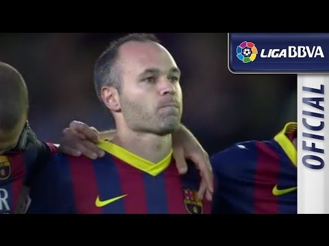 Moment of silence for Tito Vilanova in El Madrigal