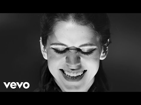 Tessa Ia - Cerdo (Lyric Video)