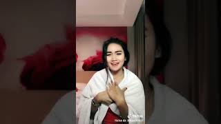 Download lagu Cewek Cantik Pake Handuk Sampe Kelihatan Anu nya😱 mp3