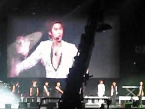 [FANCAM] 100904 - SMTOWN in LA: DBSK (Yunho & Changmin)